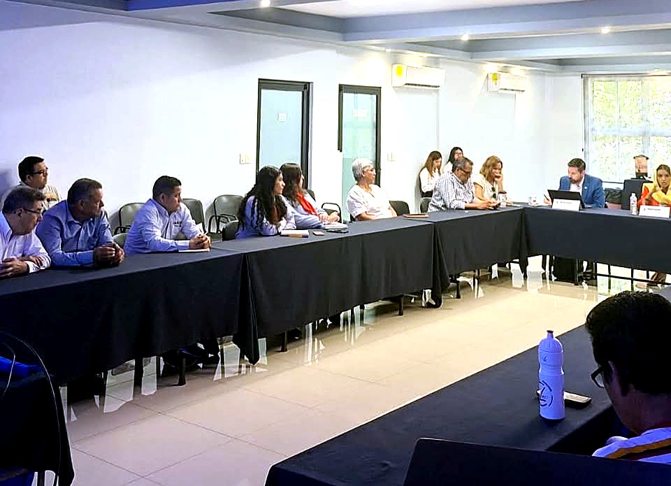 Conferencia de la Autoridad Halal Mexicana con empresarios de Mazatlán y Canacintra